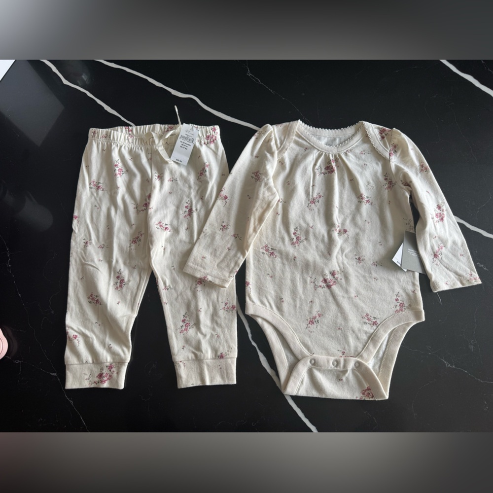 Charming Baby Gap Sets‎